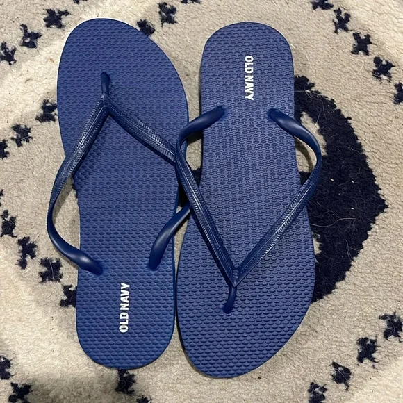 Old Navy Flip Flops - Picture 1 of 2